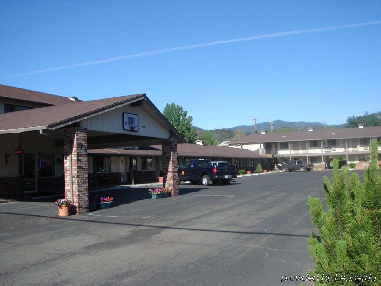 Klamath Motor Lodge Yreka Esterno foto