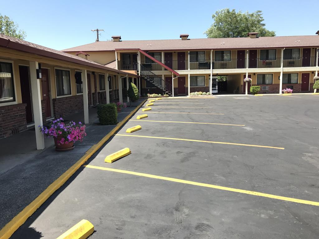 Klamath Motor Lodge Yreka Esterno foto