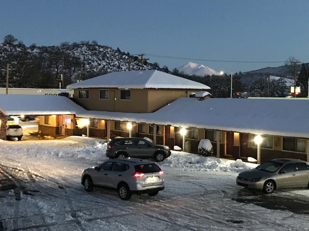 Klamath Motor Lodge Yreka Esterno foto