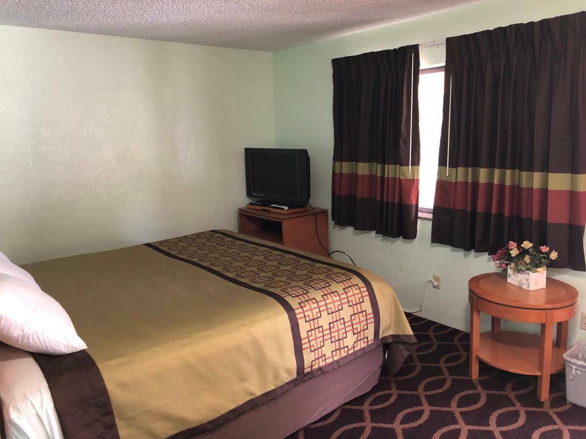 Klamath Motor Lodge Yreka Esterno foto